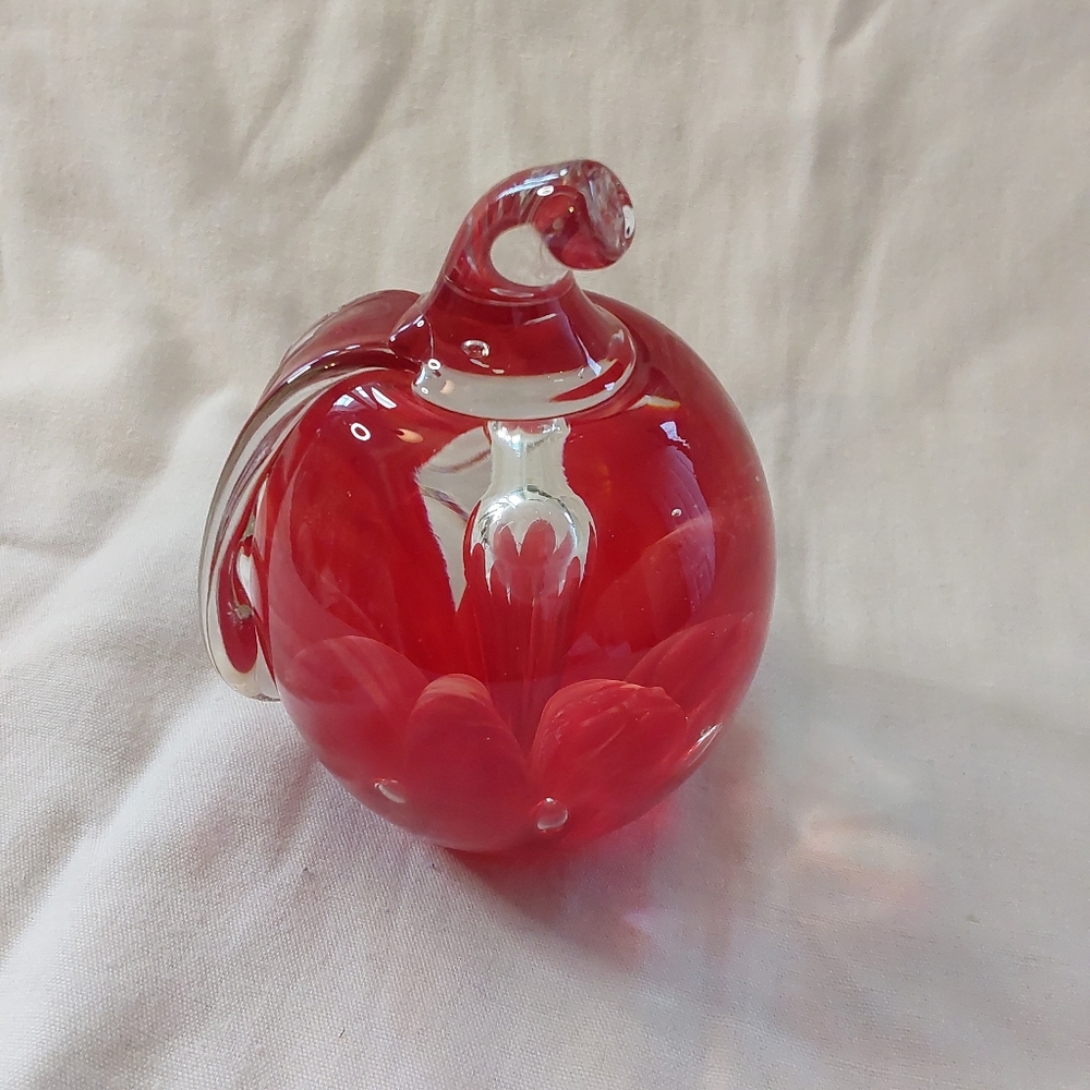 JOE ST. CLAIR Red & Clear Glass Apple Paperweight w/ Controlled Bubbles